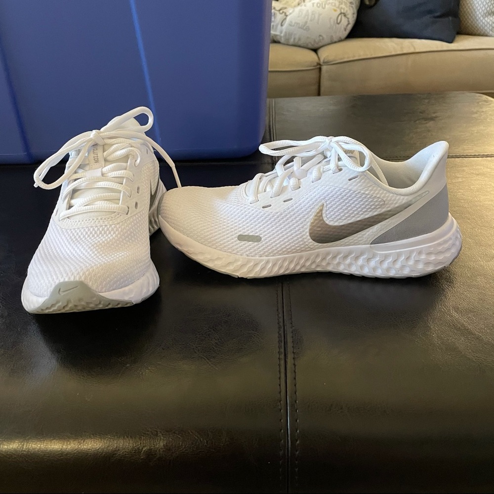 Nike Revolution 5